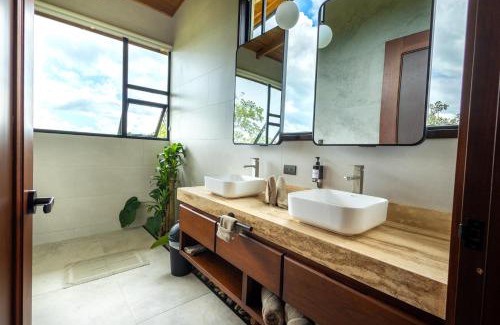 Aguas termales de Arenal Villa | Villas Jawara ! Un Volcán en su Jardín !