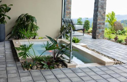 Aguas termales de Arenal Villa | Villas Jawara ! Un Volcán en su Jardín !