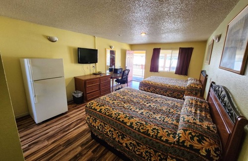 La Riviera Hotel | Vince's Motel Inc.