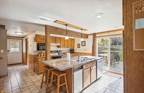 Morrison Casa | Vineyard View – Cozy Family Retreat