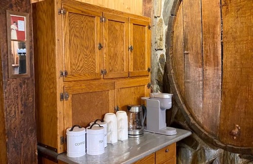 Amador City Apartamento | Vintage 1857~Stone & Beam Cellar