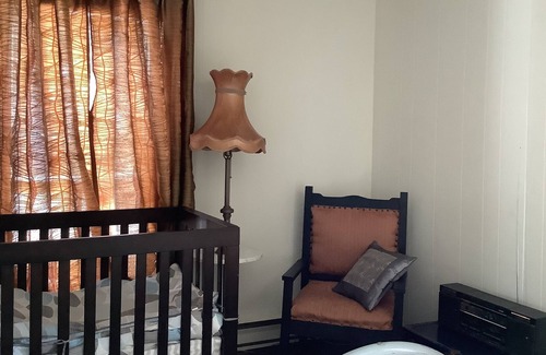 Saint-Severin Casa | Vintage and antique house and barn. 15 minutes from Miller Zoo, Orchard at Ti-Paul,