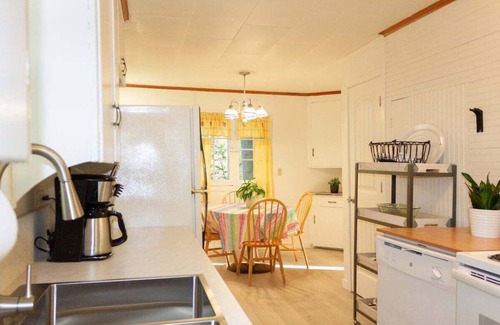 Holland Casa | Vintage Cottage on Lake Michigan