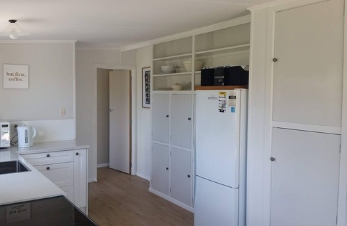 Opunake Casa | Vintage con toques modernos junto al mar.