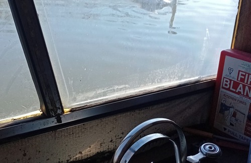 Woking Alquiler De Eote | Vios. Historic Dutch Barge. River Ŵey. Surrey. UK