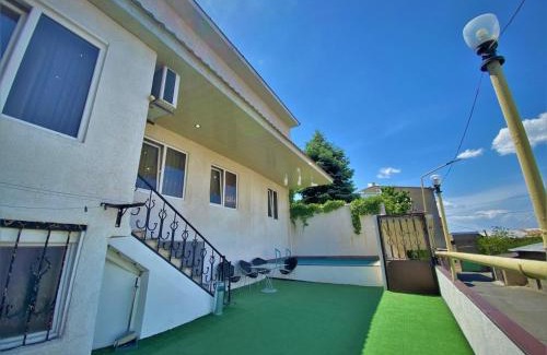 Kentron Villa | VIP Hotel-Villa 3 in the center