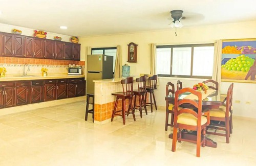 Bani Villa | Bani, descubre Villa Infinito, una mansión con piscina privada, playa privada.