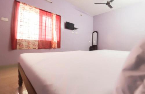 Palani Hotel | Visagan tower lodge