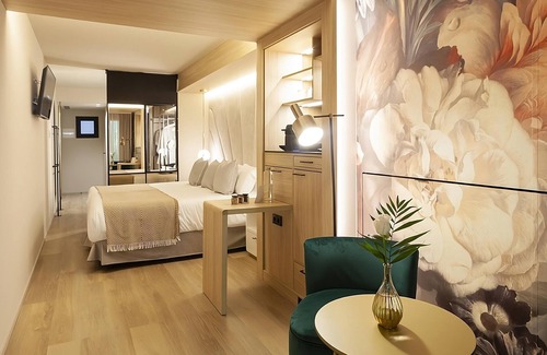 Sant Nicolau Hotel | Visit Historic Sites of Palma! Picturesque Views and Pet-friendly Accommodation!