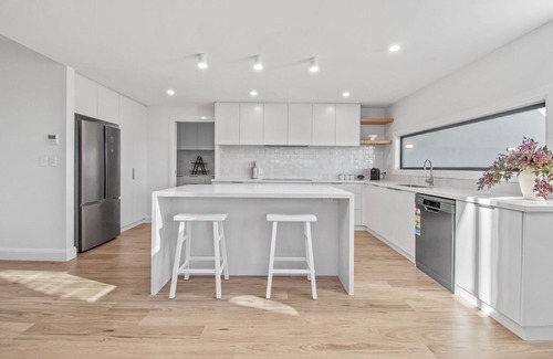 Kooringal Casa | Vista Heights - Contemporary Entertainer