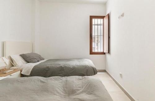 En Corts Apartamento | Vivienda junto a Ruzafa - 12 PAX y más