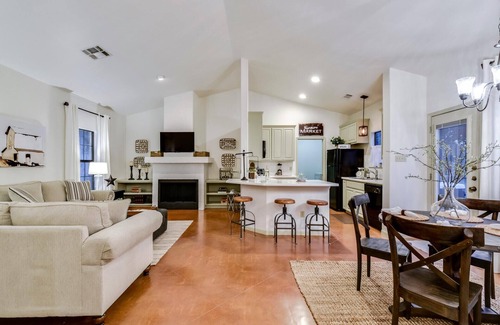 Dripping Springs Casa | Hill Country Retreat - Jacuzzi privado - A una milla del centro de Dripping Springs