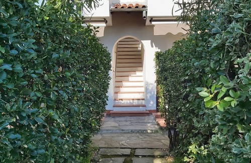 Querceta Apartamento | Vrbo Property