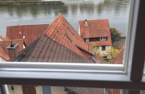 Hirschhorn Casa | W.1. Ruhiges Apartment mit Veranda am Schlossgarten