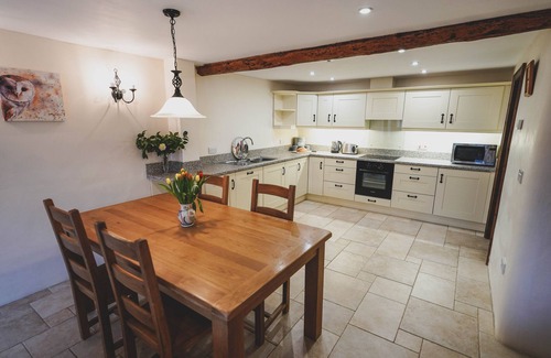 Axminster Casa | Wagon House sleeps 4, two bedrooms. Near Jurassic coast.