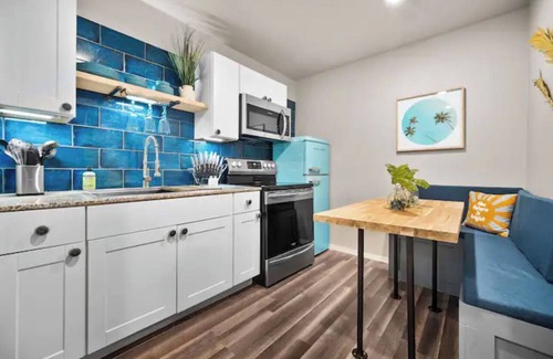 Eureka Springs Villa | Waikiki Villa 8min-Downtown. Secluded w fire pit