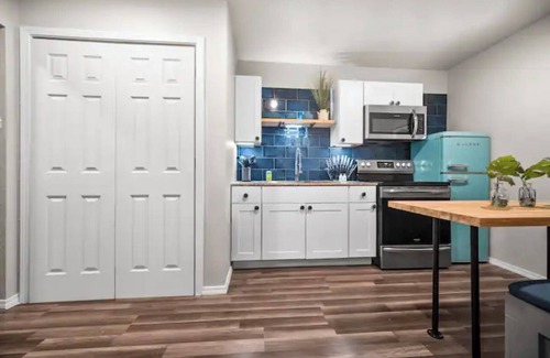 Eureka Springs Villa | Waikiki Villa 8min-Downtown. Secluded w fire pit