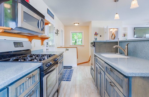 Penn Yan Casa | Wake and Lake: "Right Along Keuka Lake Wine Trail!"