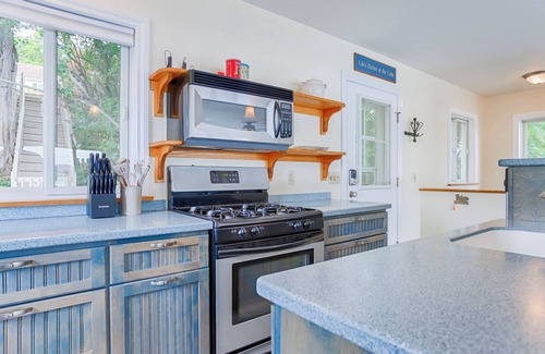 Penn Yan Casa | Wake and Lake: "Right Along Keuka Lake Wine Trail!"