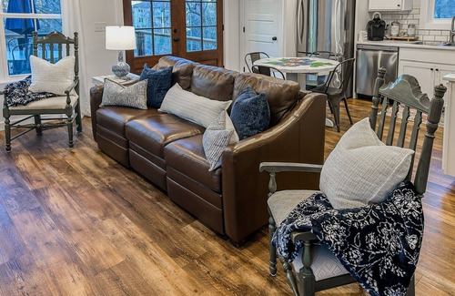 Etowah Cabaña | Wake up to a waterfall. Near Dupont, Brevard, Hendersonville.