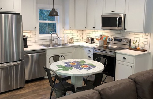 Etowah Cabaña | Wake up to a waterfall. Near Dupont, Brevard, Hendersonville.