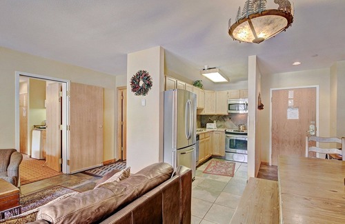 Historic District Condominio | Wake up to Winter Wonderland 1Br 1Ba-Downtown Breck Sleeps 4