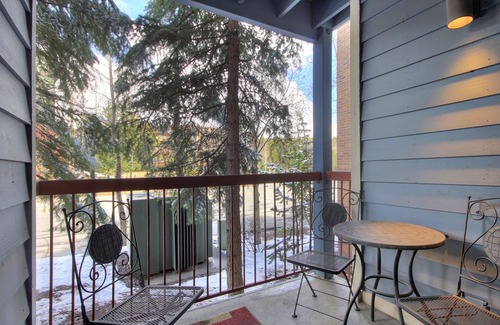 Historic District Condominio | Wake up to Winter Wonderland 1Br 1Ba-Downtown Breck Sleeps 4