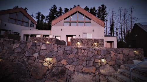 Jungmun Cabina | Walden Studios