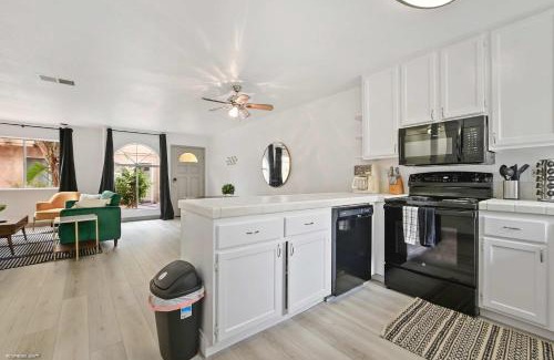 North Pacific Beach Casa | Walk to Beach Walk to hot spots Villa