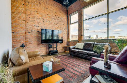 Downtown Toledo Apartamento | Walk to Huntington Center 5,000-Sq-Ft Dtwn Apt