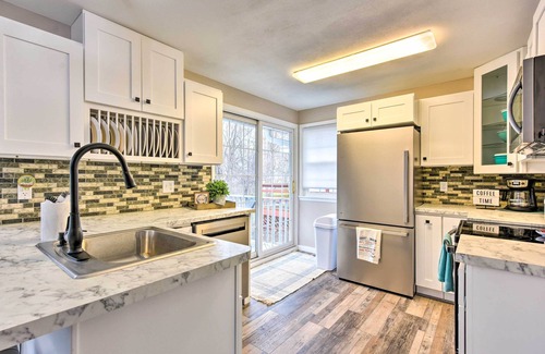 Pepin Casa | Walk to Lake Pepin: Charming Retreat w/ Deck