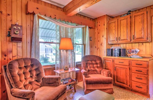 Bellevue Casa | Walk to River! Its A Wonderful Life Cottage