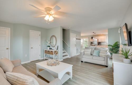 Kure Beach Casa | Walk to Shore Multi-Deck Townhome in Kure Beach!