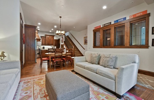 Park City Casa | Walk to Skiing, Exceptional Juniper Landing 2 BR, Private Hot Tub, Golf Course Views, Outdoor Pool