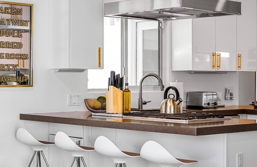 El Mirador Casa | Fiesta en el sol - ¡Camina a la ciudad! Super Swanky! Patio de la piscina privada!