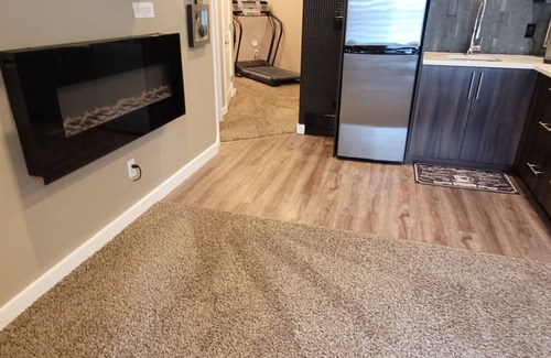 Cochrane Apartamento | Walkout Basement Suite with Private Hot Tub