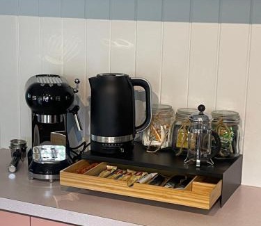 Wandal Casa | Wandal Haven On McKelligett 1 King 2 Doubles -Wifi