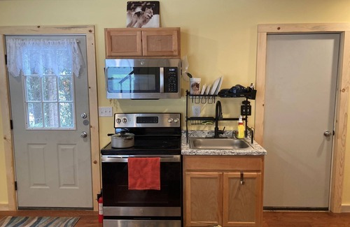 Gardiner Cabina | Wapiti Cabin - a Wolf Crossing Cabin next to Yellowstone