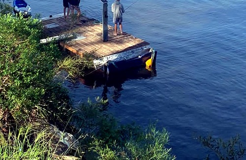 Singletons Mill Cabaña | Warami River Cottage - Waterfront, Private Pontoon, Pool, Games Room & more!