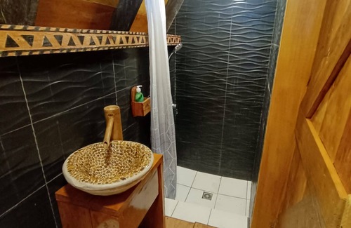 Robertsport Cabina | Warkolor Jungle Lodge & Reserve