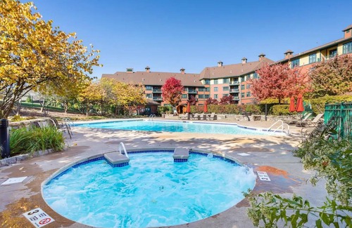 Vernon Condominio | Water Park (Next Door) Pool Hot Tubs Sauna Gym Distant Mountain Views #225