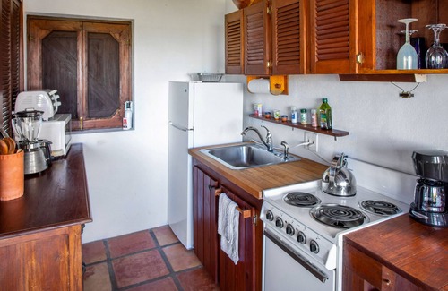 North Caicos Cabaña | Water’s Edge Cottage, Bottle Creek, North Caicos