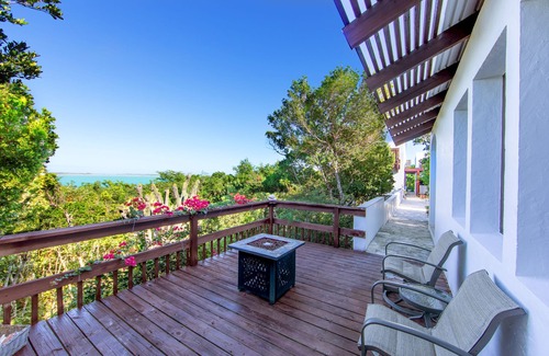 North Caicos Cabaña | Water’s Edge Cottage, Bottle Creek, North Caicos