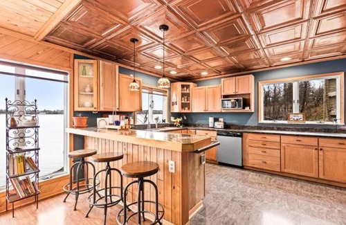 Tower Cabina | Water's Edge on Lake Vermilion