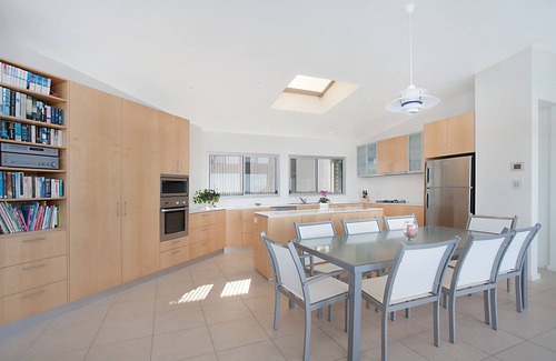 Budgewoi Casa | Water Views, Close to Beach & Lake - Relax! Cosy Fire, Pool Table Foosball Spa