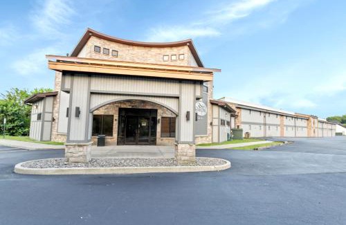 Chesterton Hotel | Waterbird Lakeside Inn