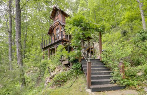 Cullowhee Casa | Waterfall Views - Blue Ghost Cabin in Cullowhee!