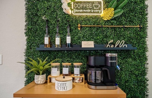 Sunrise Villa | Waterfront, 7s Hot Tub, 5 Min to Sawgrass Mall - Biggest Outlet Mall in US