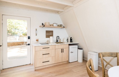 Olympia Cabaña | Waterfront Bella Vista A-Frame | Pets Welcomed - Your Dream Retreat