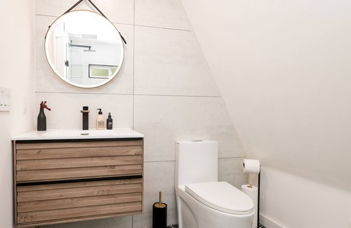 Olympia Cabaña | Waterfront Bella Vista A-Frame | Pets Welcomed - Your Dream Retreat